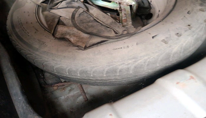 2013 Hyundai i20 MAGNA (O) 1.2, Petrol, Manual, 90,969 km, tyre