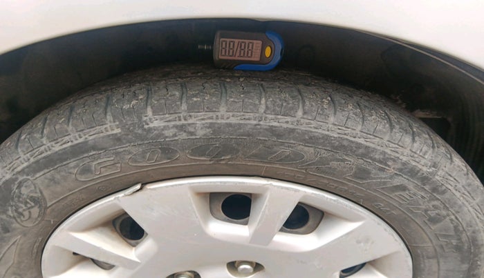 2013 Hyundai i20 MAGNA (O) 1.2, Petrol, Manual, 90,969 km, tyre