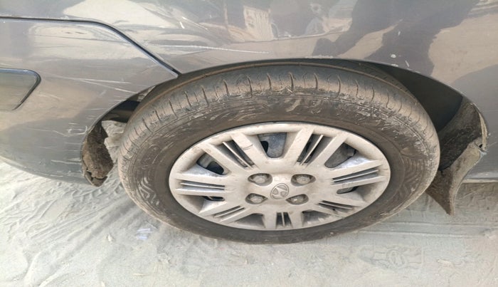 2011 Hyundai Santro Xing GLS, Petrol, Manual, 75,182 km, tyre