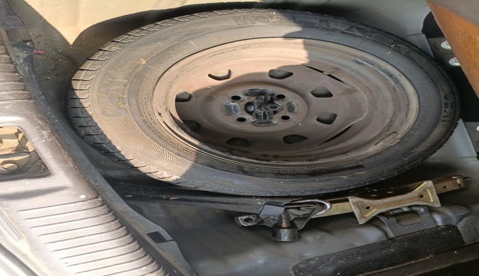 2011 Hyundai Santro Xing GLS, Petrol, Manual, 75,182 km, tyre