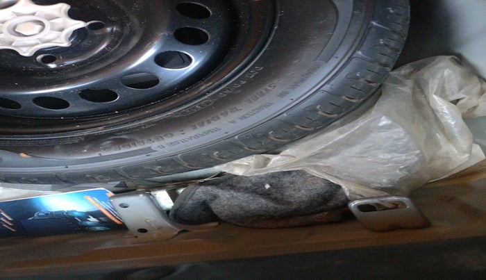 2014 Hyundai Grand i10 ASTA 1.2 KAPPA VTVT, Petrol, Manual, 1,11,716 km, tyre