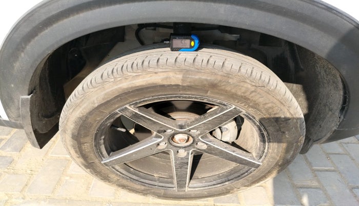 2024 Tata NEXON Pure S 1.2 Revotron 6AMT, Petrol, Automatic, 11,084 km, tyre