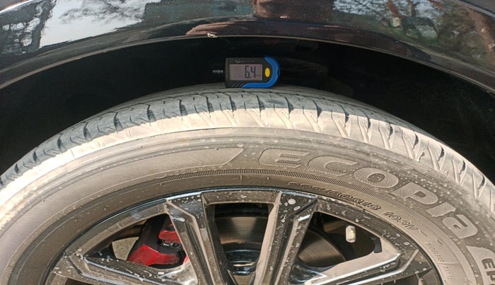 2024 Mahindra XUV700 AX 7 LUXURY P AT 7 STR, Petrol, Automatic, 31,789 km, tyre