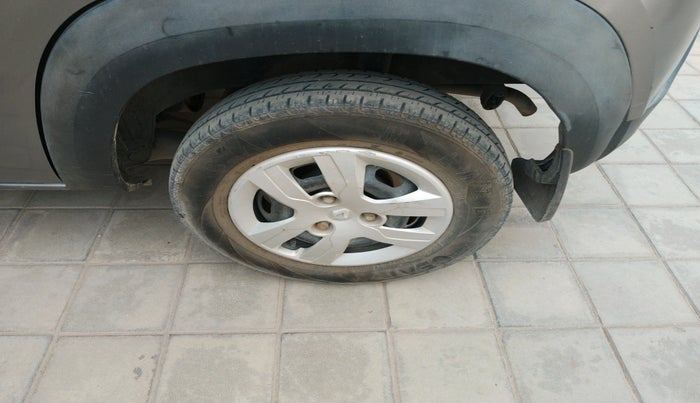 2018 Renault Kwid RXT 1.0 AMT (O), Petrol, Automatic, 30,076 km, tyre