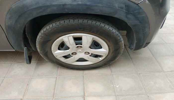 2018 Renault Kwid RXT 1.0 AMT (O), Petrol, Automatic, 30,076 km, tyre