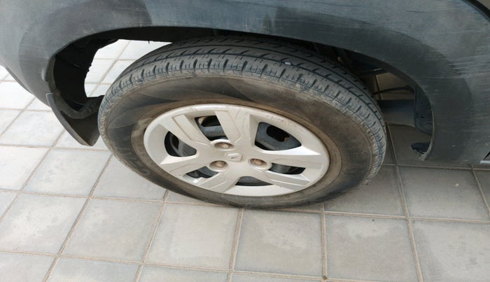 2018 Renault Kwid RXT 1.0 AMT (O), Petrol, Automatic, 30,076 km, tyre