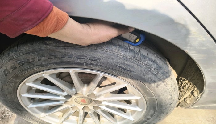 2020 Maruti Ciaz DELTA 1.5 SHVS MT PETROL, Petrol, Manual, 1,22,604 km, tyre