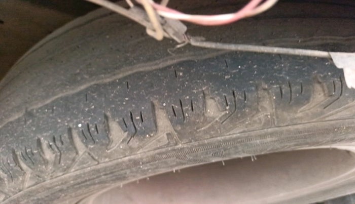 2013 Mahindra XUV500 W8, Diesel, Manual, 1,88,045 km, tyre