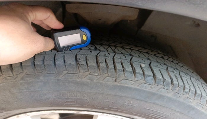 2013 Mahindra XUV500 W8, Diesel, Manual, 1,88,045 km, tyre