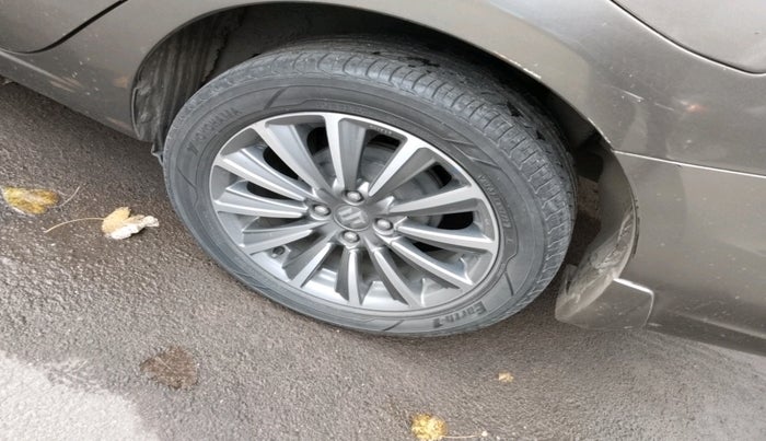 2018 Maruti Ciaz ALPHA DIESEL 1.3, Diesel, Manual, 1,31,058 km, tyre