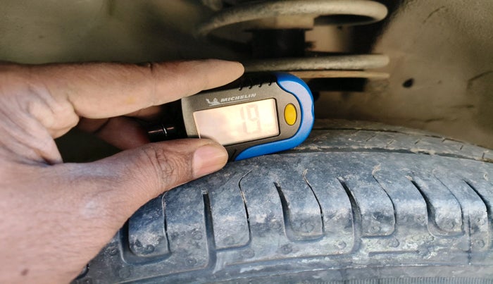 2011 Maruti Swift Dzire VXI, Petrol, Manual, 1,11,291 km, tyre