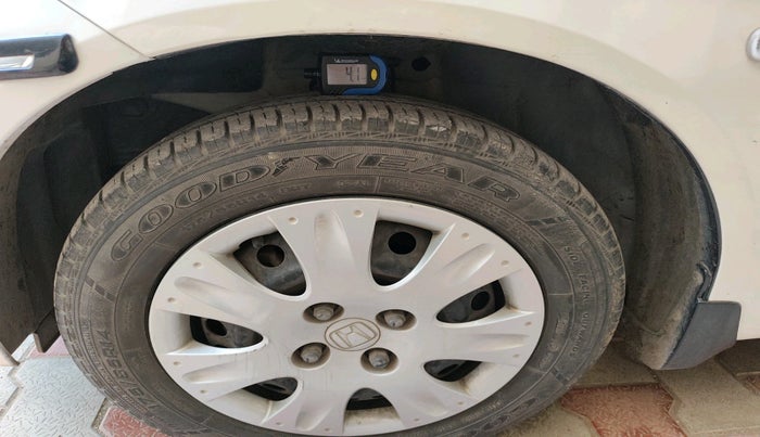 2015 Honda Amaze 1.2L I-VTEC S, Petrol, Manual, 26,302 km, tyre