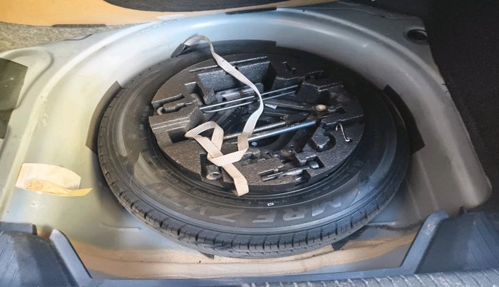 2017 Volkswagen Ameo HIGHLINE PLUS 1.5L AT 16 ALLOY, Diesel, Automatic, 64,607 km, tyre