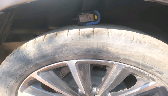 2019 Maruti Ciaz ALPHA 1.5 SHVS PETROL, Petrol, Manual, 70,331 km, tyre