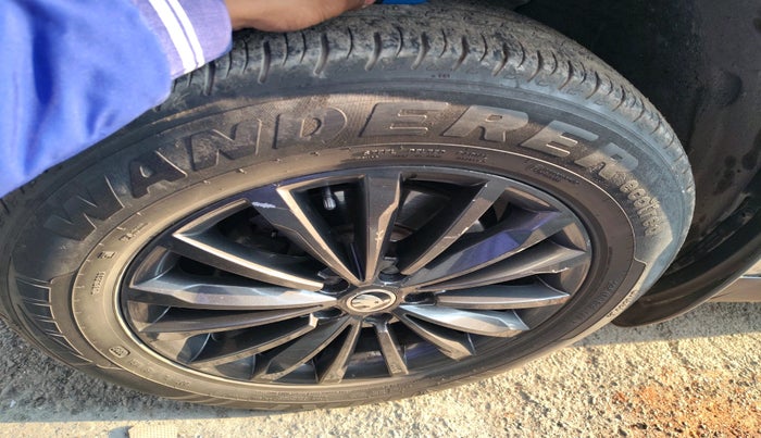 2017 Skoda Kodiaq STYLE 2.0 TDI 4X4 AT, Diesel, Automatic, 1,20,236 km, tyre