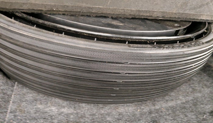 2012 Audi Q5 2.0 TDI QUATTRO, Diesel, Automatic, 1,58,251 km, tyre