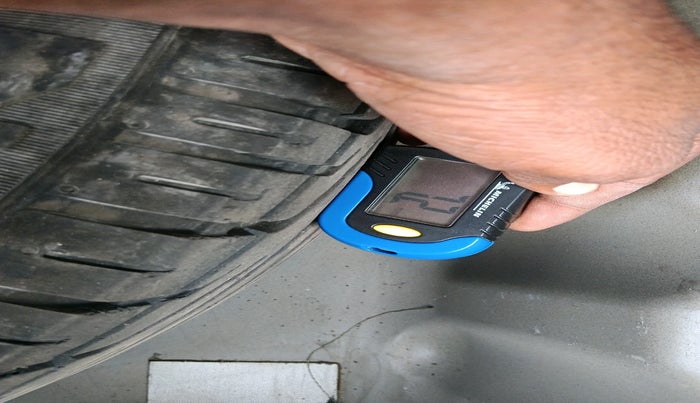 2016 Maruti S Cross ZETA 1.3, Diesel, Manual, 1,23,551 km, tyre