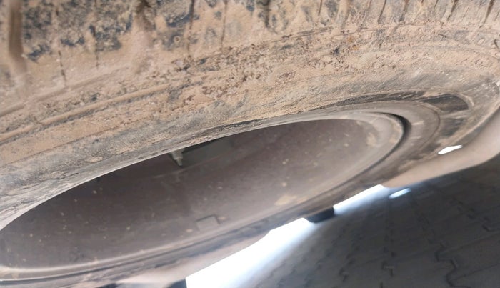 2013 Mahindra XUV500 W8, Diesel, Manual, 1,36,356 km, tyre