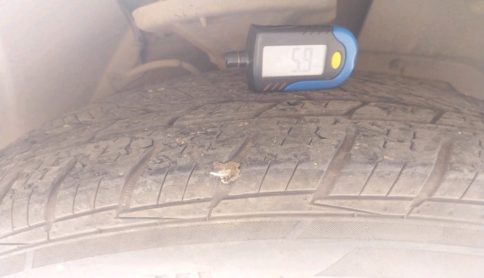 2013 Mahindra XUV500 W8, Diesel, Manual, 1,36,356 km, tyre