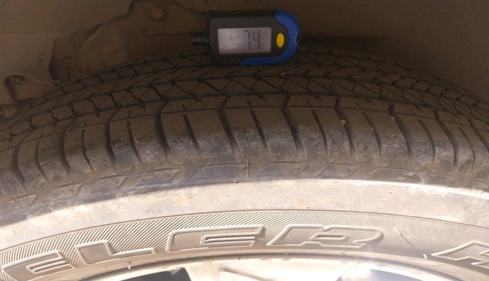 2013 Mahindra XUV500 W8, Diesel, Manual, 1,36,356 km, tyre