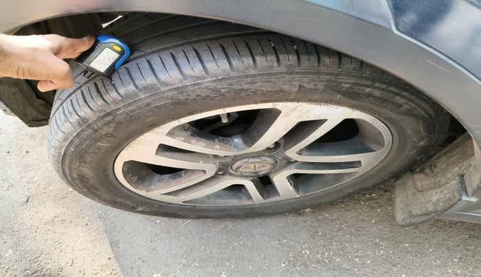 2017 Tata Hexa XT 4X2 6 STR, Diesel, Manual, 1,45,589 km, tyre