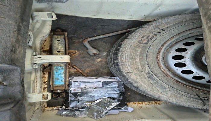 2018 Hyundai XCENT PRIME T  VTVT CNG, Petrol, Manual, 75,648 km, tyre