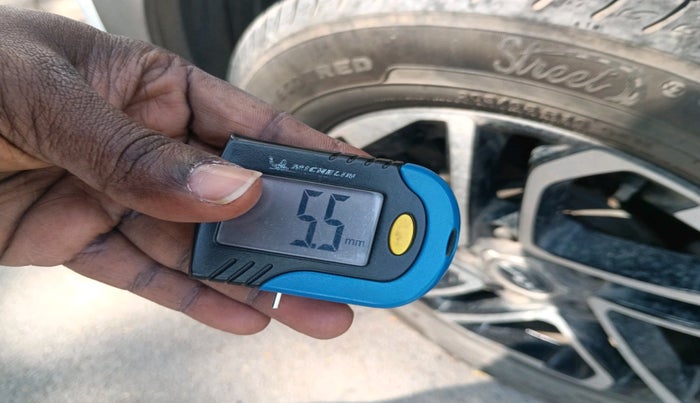 2022 KIA CARENS LUXURY PLUS 1.5 DIESEL AT 6 STR, Diesel, Automatic, 67,864 km, tyre