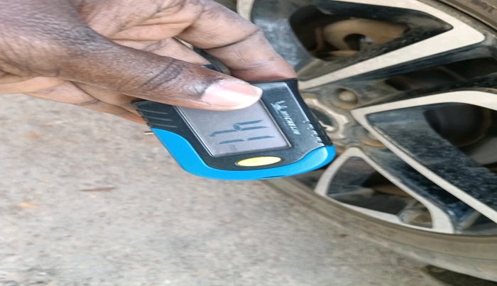 2022 KIA CARENS LUXURY PLUS 1.5 DIESEL AT 6 STR, Diesel, Automatic, 67,864 km, tyre