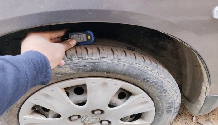 2013 Honda Brio S MT, Petrol, Manual, 64,427 km, tyre