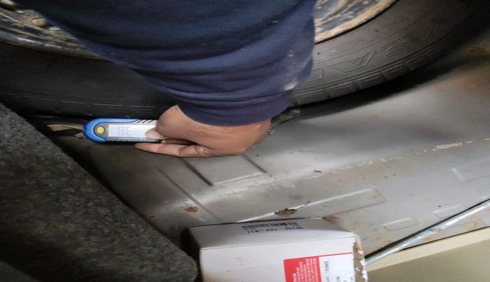 2013 Honda Brio S MT, Petrol, Manual, 64,427 km, tyre