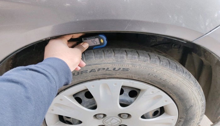 2013 Honda Brio S MT, Petrol, Manual, 64,427 km, tyre