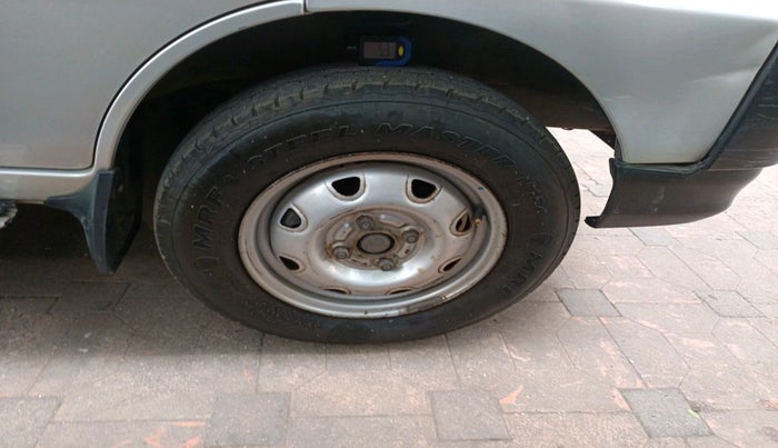 2011 Maruti Eeco 7 STR, Petrol, Manual, 68,641 km, tyre