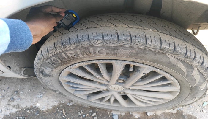 2022 Maruti Ertiga VXI CNG, Petrol, Manual, 1,24,326 km, tyre