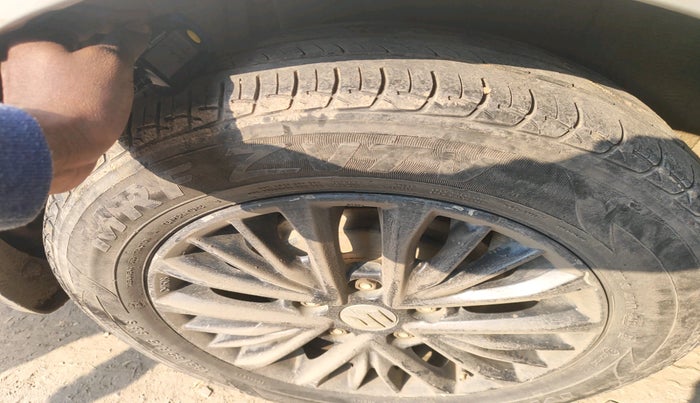 2022 Maruti Ertiga VXI CNG, Petrol, Manual, 1,24,326 km, tyre