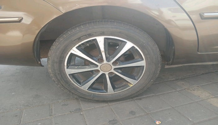2011 Tata Manza ELAN SAFIRE, Petrol, Manual, 75,000 km, tyre