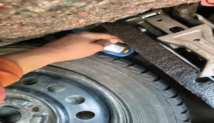 2015 Maruti Wagon R 1.0 VXI, Petrol, Manual, 18,663 km, tyre