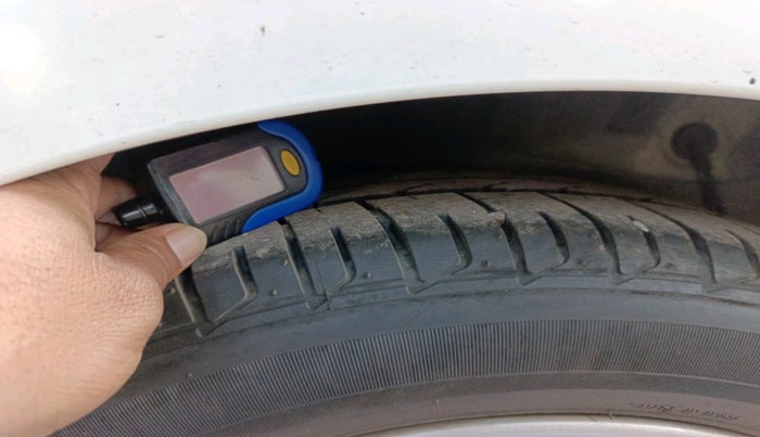 2013 Hyundai Verna FLUIDIC 1.6 CRDI SX, Diesel, Manual, 52,788 km, tyre