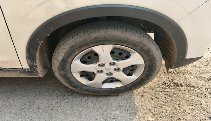 2019 Mahindra XUV300 W6 1.2 PETROL, Petrol, Manual, 41,554 km, tyre