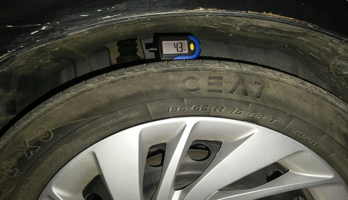 2017 Maruti Ertiga VDI SHVS, Diesel, Manual, 1,72,491 km, tyre