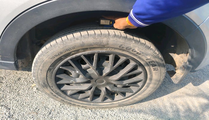 2020 Tata NEXON XE PETROL, Petrol, Manual, 25,534 km, tyre