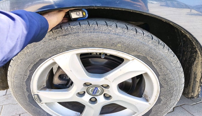 2013 Volvo S60 SUMMUM D4, Diesel, Automatic, 96,582 km, tyre