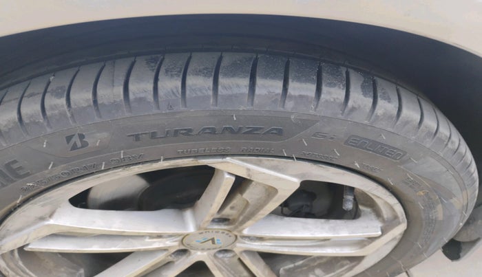 2014 Audi A4 2.0 TDI Multitronic, Diesel, Automatic, 86,608 km, tyre