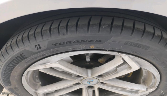 2014 Audi A4 2.0 TDI Multitronic, Diesel, Automatic, 86,608 km, tyre