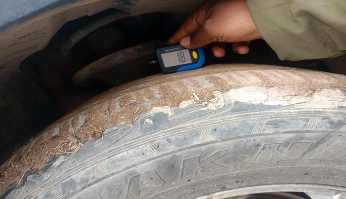 2013 Mahindra XUV500 W8, Diesel, Manual, 1,15,513 km, tyre