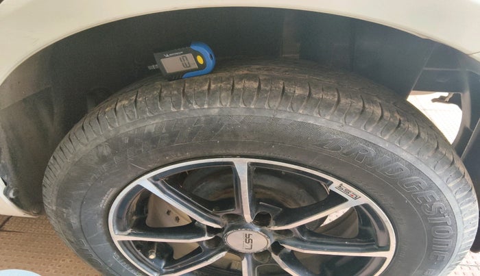 2016 Maruti Swift VXI, Petrol, Manual, 1,70,592 km, tyre