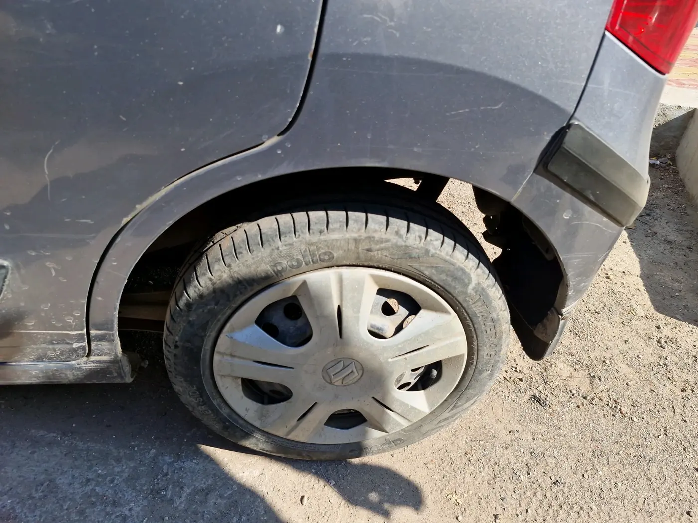 2013 Maruti Wagon R 1.0 VXI, CNG, Manual, 1,24,860 km, tyre
