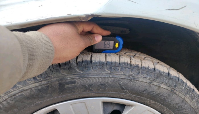 2014 Maruti Swift VXI, Petrol, Manual, 64,373 km, tyre