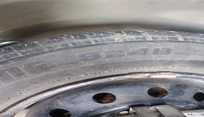 2014 Maruti Swift VXI, Petrol, Manual, 64,373 km, tyre