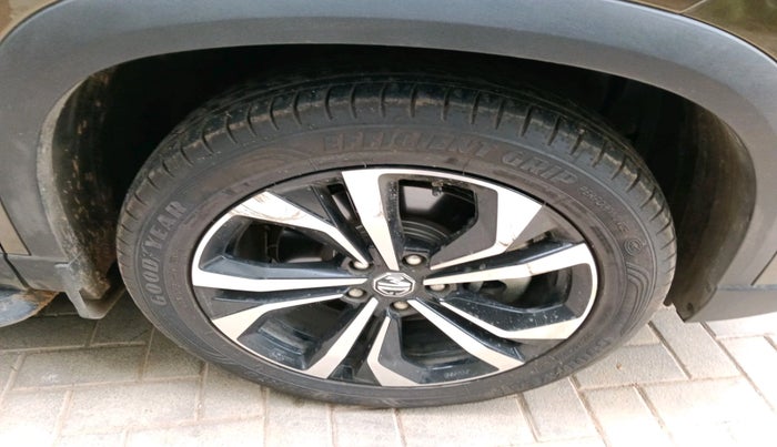 2023 MG HECTOR SAVVY PRO 1.5 TURBO CVT PETROL, Petrol, Automatic, 18,953 km, tyre