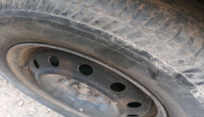 2013 Maruti Swift Dzire VDI, Diesel, Manual, 2,75,725 km, tyre